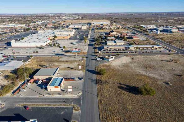 Retail Free Standing: 2104 N Bedell Ave, Del Rio, TX 78840